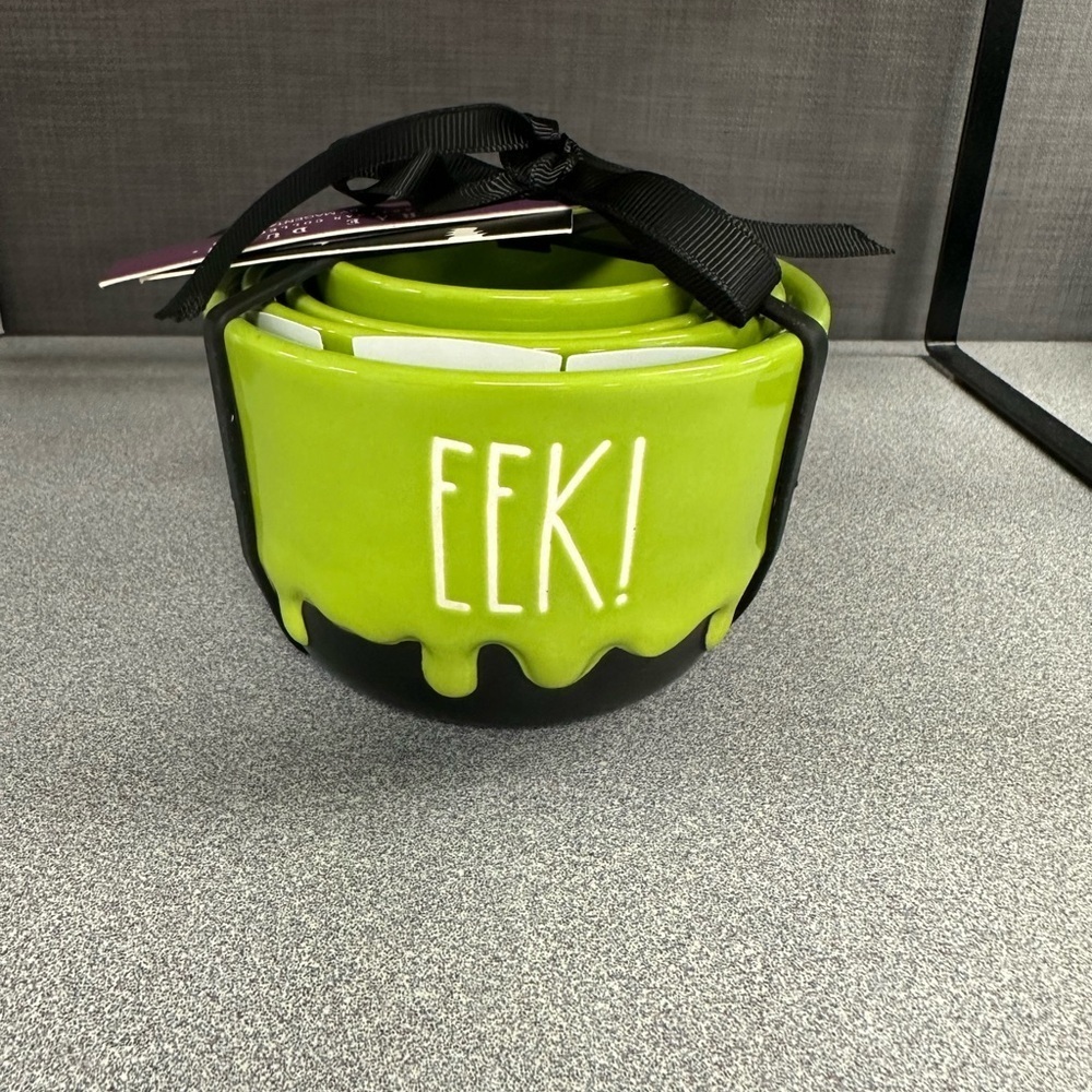 NEW! RAE DUNN EEK MEASURING CUPS NEW RELEASE BLACK AND GREEN